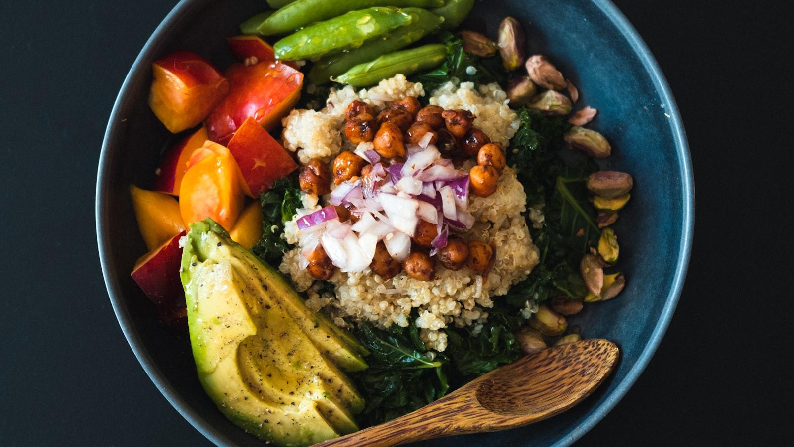 Salada Fácil de Feijão Fava e Cenoura Com Receita de Ricota